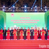 Khai mạc Hội chợ OCOP và trao chứng nhận sản phẩm công nghiệp nông thôn tiêu biểu tỉnh Tuyên Quang năm 2024